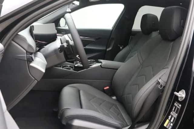 BMW i5 (2026) thumbnail 5