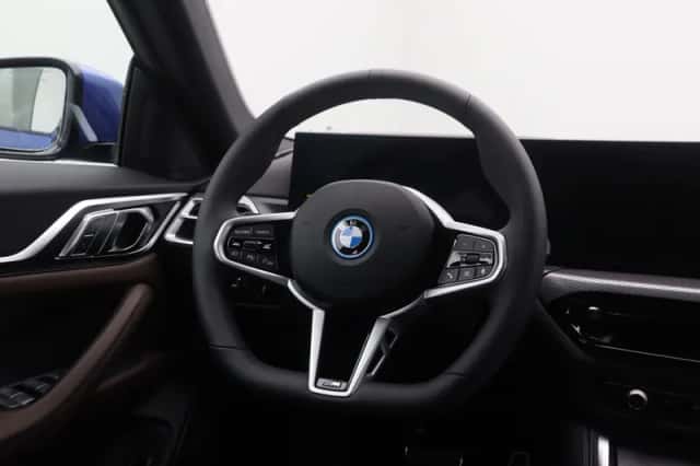 BMW i4 (2026) thumbnail 2