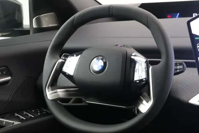 BMW iX3 (2026) thumbnail 2
