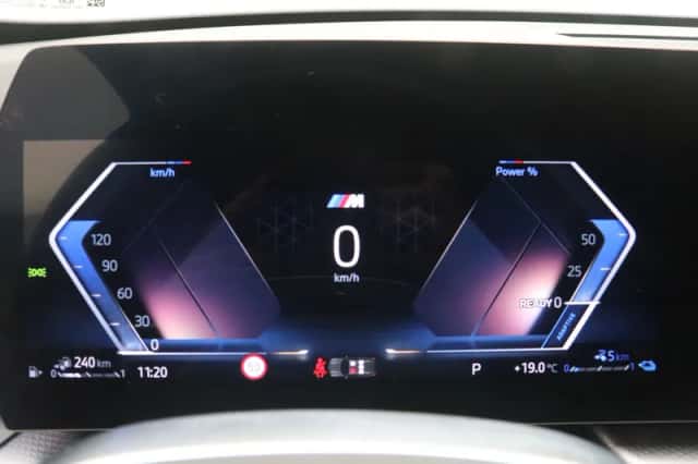 BMW X1 (2024) thumbnail 3