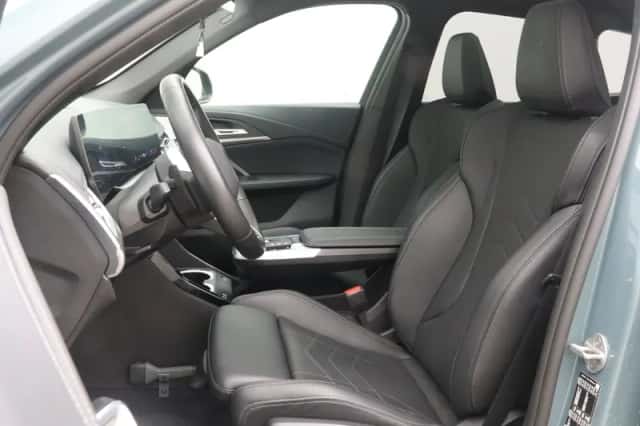 BMW iX1 (2025) thumbnail 5