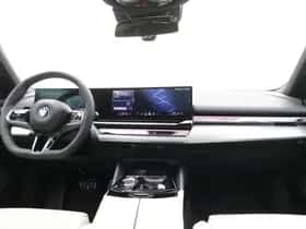 BMW i5 (2025) thumbnail 13