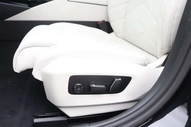 BMW i5 (2025) thumbnail 15