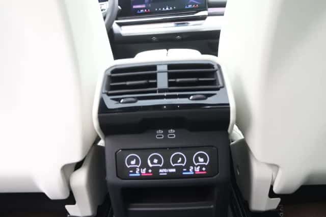 BMW i5 (2025) thumbnail 18