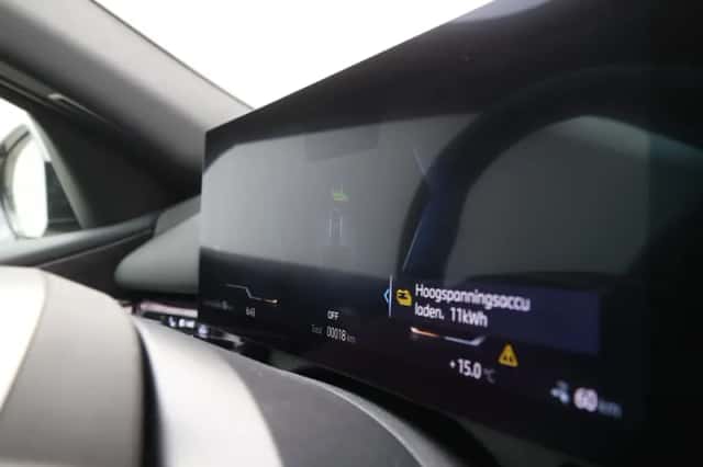 BMW i5 (2025) thumbnail 3