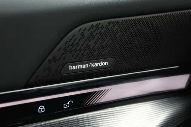BMW i5 (2025) thumbnail 24