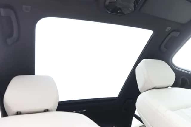 BMW i5 (2025) thumbnail 25
