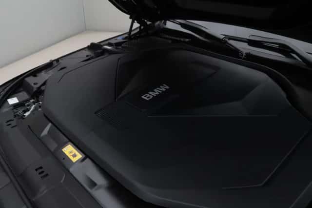 BMW i5 (2025) thumbnail 4