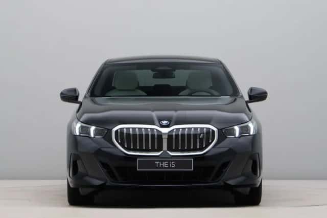 BMW i5 (2025) thumbnail 6