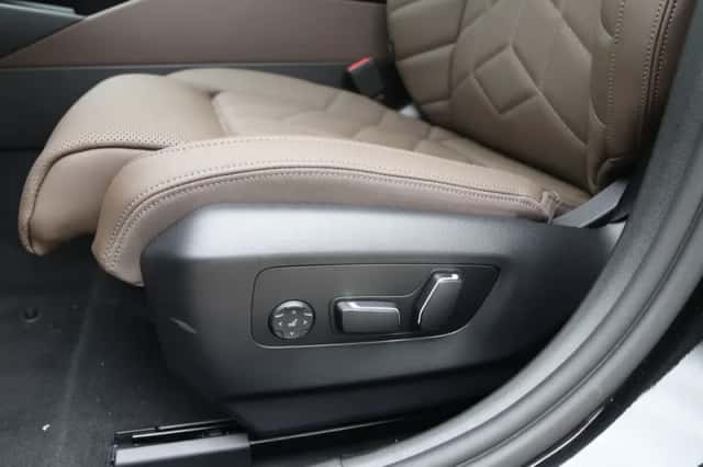 BMW i5 (2026) thumbnail 15