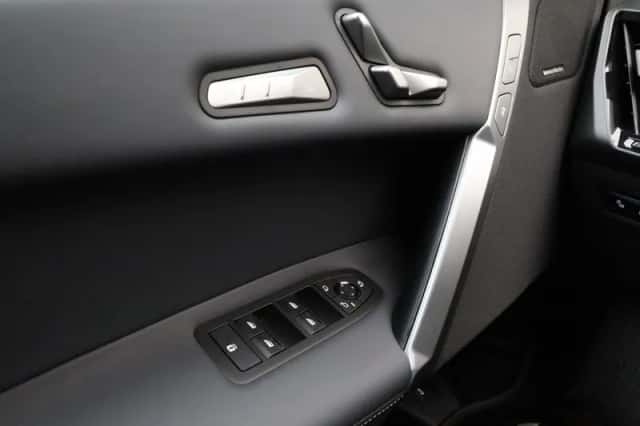 BMW iX (2026) thumbnail 14