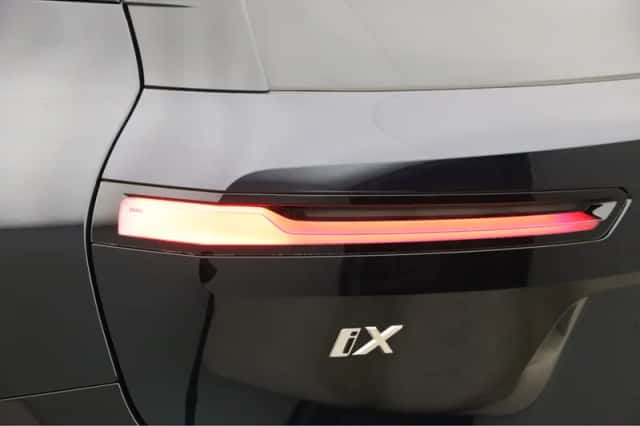 BMW iX (2026) thumbnail 21