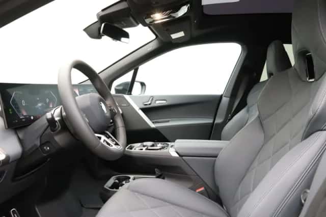BMW iX (2026) thumbnail 4