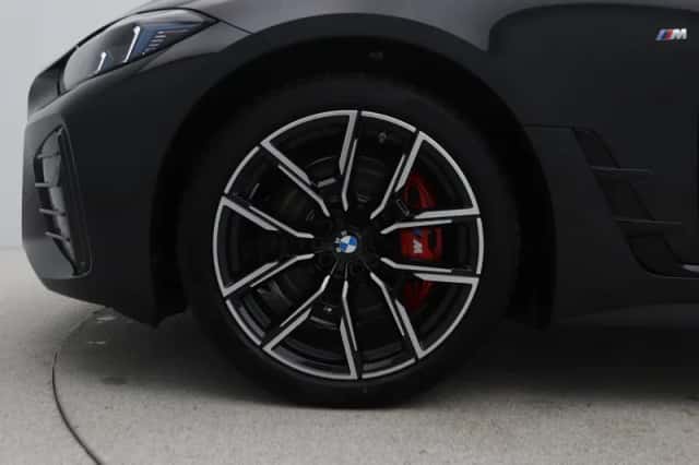 BMW i4 (2026) thumbnail 11