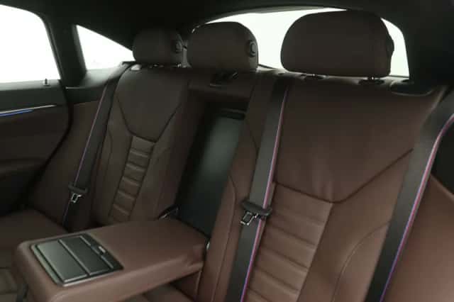 BMW i4 (2026) thumbnail 13