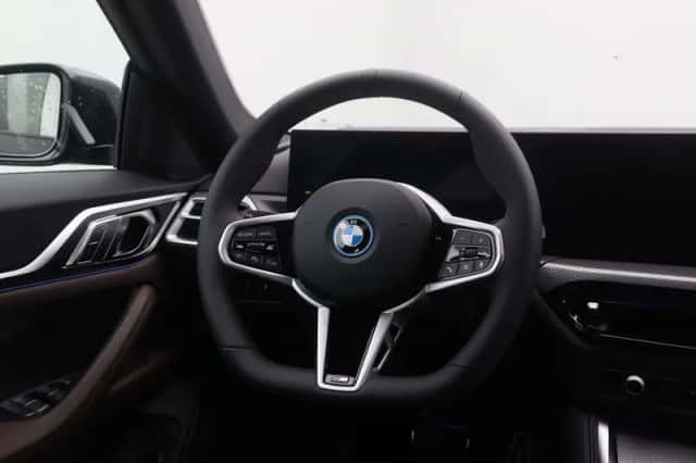 BMW i4 (2026) thumbnail 15