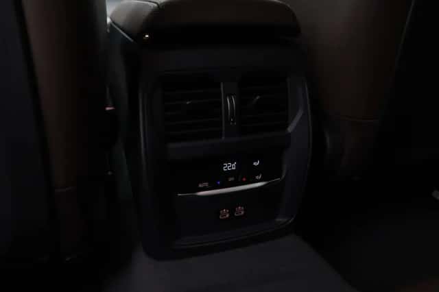 BMW i4 (2026) thumbnail 16