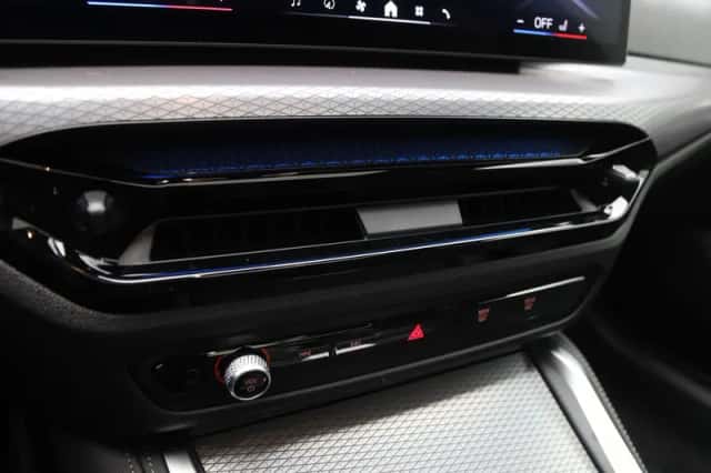 BMW i4 (2025) thumbnail 15