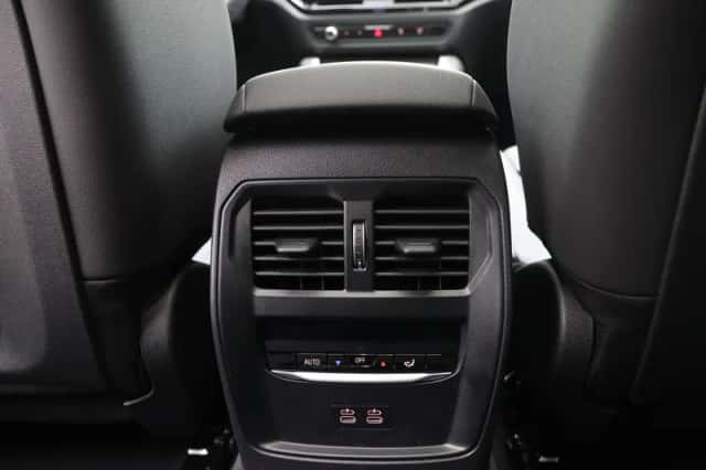 BMW i4 (2025) thumbnail 19