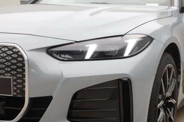 BMW i4 (2025) thumbnail 24