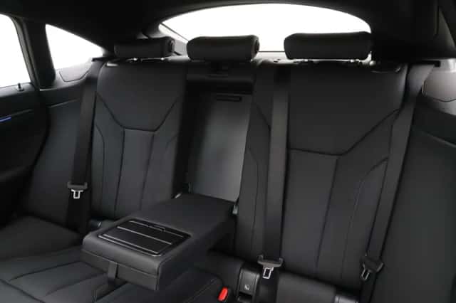 BMW i4 (2025) thumbnail 9