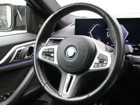 BMW i4 (2023) thumbnail 2