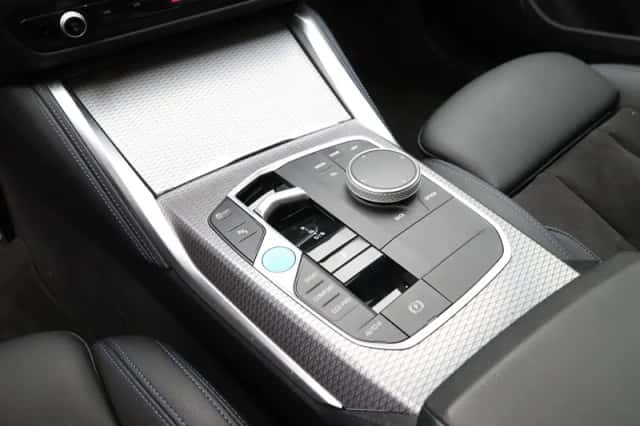 BMW i4 (2023) thumbnail 19