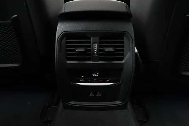 BMW i4 (2023) thumbnail 20
