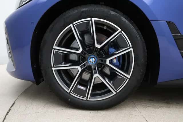 BMW i4 (2023) thumbnail 21