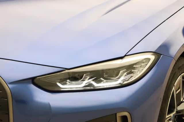 BMW i4 (2023) thumbnail 22