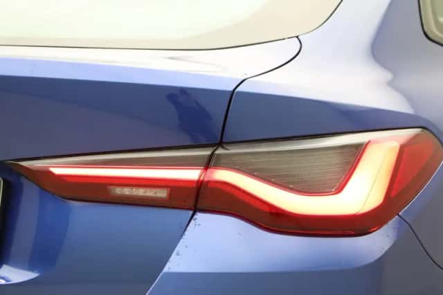 BMW i4 (2023) thumbnail 23