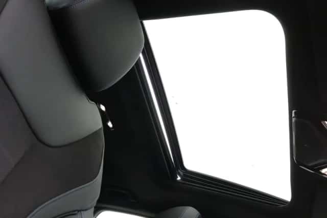 BMW i4 (2023) thumbnail 25
