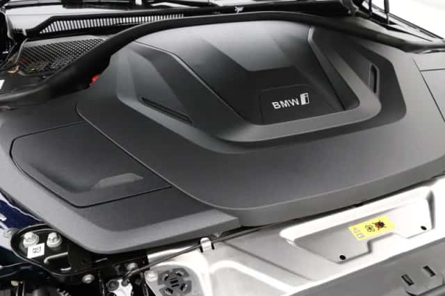 BMW i4 (2026) thumbnail 23