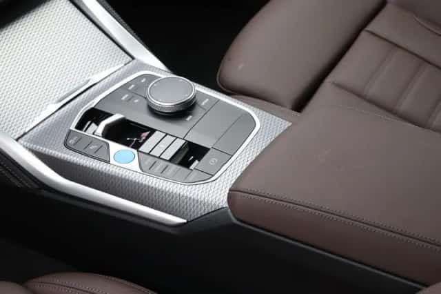 BMW i4 (2026) thumbnail 24