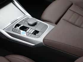 BMW i4 (2026) thumbnail 24