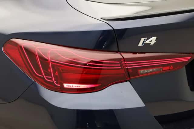 BMW i4 (2026) thumbnail 9