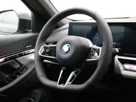 BMW i5 (2026) thumbnail 2