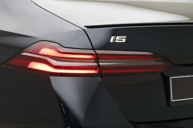 BMW i5 (2026) thumbnail 22