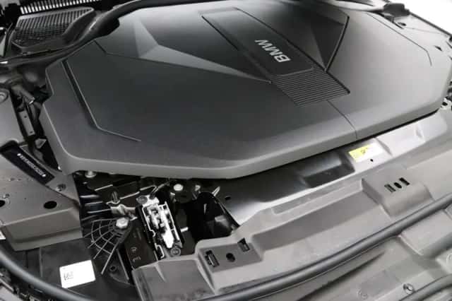 BMW i5 (2026) thumbnail 4