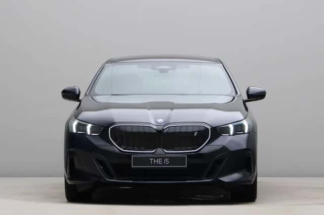 BMW i5 (2026) thumbnail 2