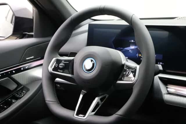 BMW i5 (2026) thumbnail 24