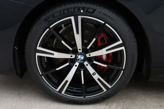 BMW i5 (2026) thumbnail 9