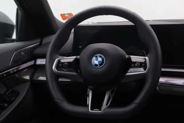 BMW 5-Serie (2025) thumbnail 2