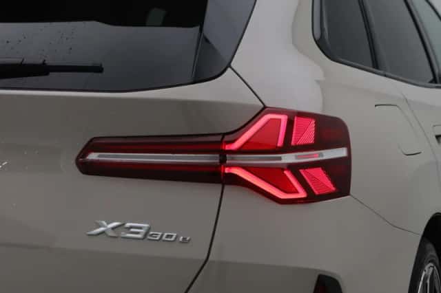 BMW X3 (2025) thumbnail 18