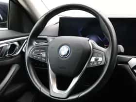 BMW i4 (2023) thumbnail 2