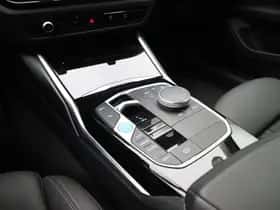 BMW i4 (2023) thumbnail 18