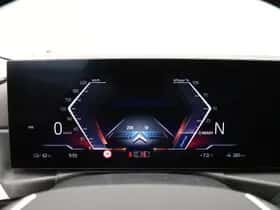BMW i4 (2023) thumbnail 3