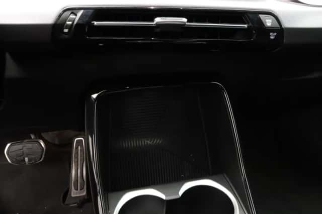 BMW iX1 (2025) thumbnail 14