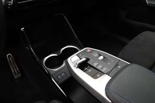 BMW iX1 (2025) thumbnail 18