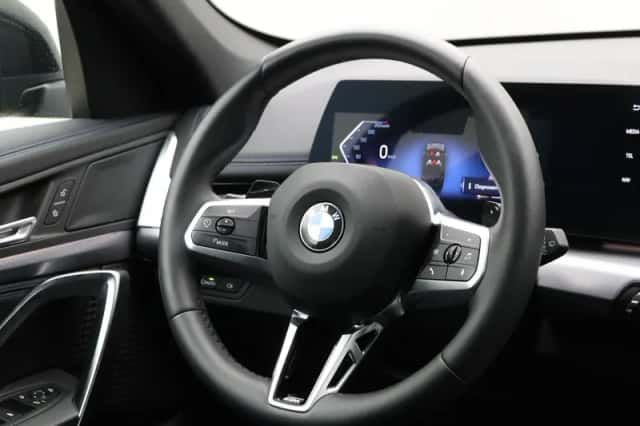 BMW X1 (2025) thumbnail 2
